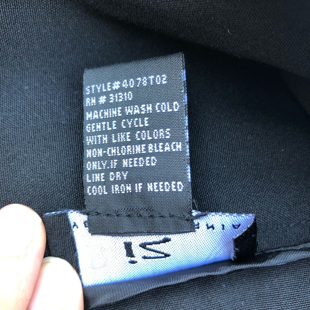 Button pencil skirt - Picture 3 of 7